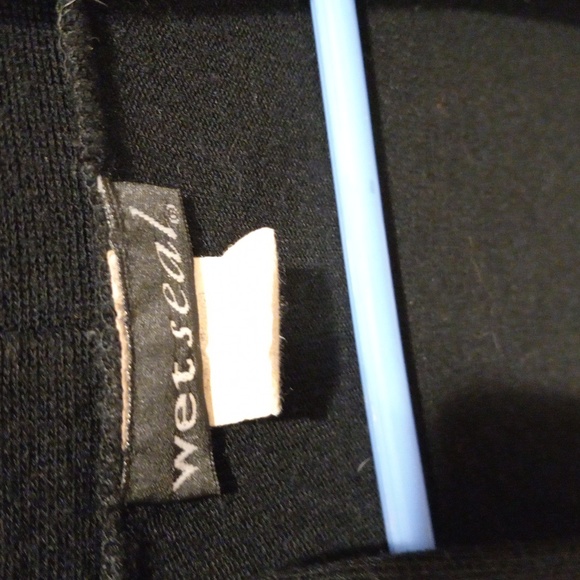 Wet Seal womens short sleeves sweater.  Box 295.  7/23 - Picture 2 of 3